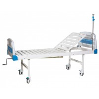Ліжко медичне механічне FB-23 2-секційне на колесах